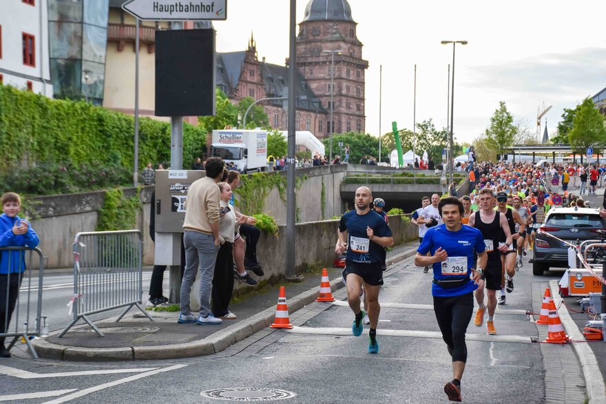 Martin Schwarzkopf rennt beim Citylauf in Aschaffenburg für die TH AB mit.