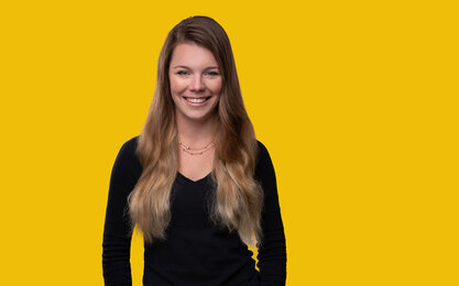 Portrait von Studentin Alina aus dem Studiengang IIM.