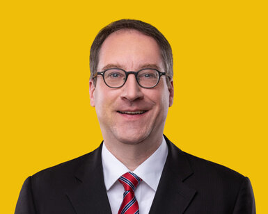 Portrait von Prof. Dr. Christian Focke aus dem Studiengang IIM