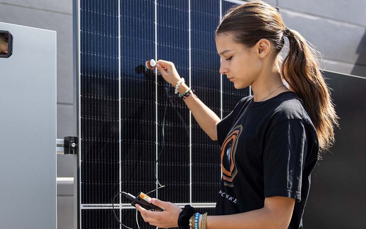 measurement of the radiance of a photovoltaic module