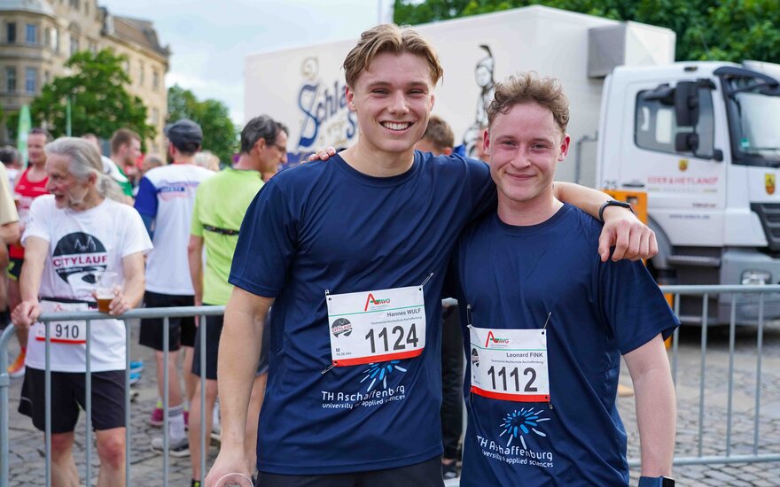 Leonard Fink Und Hannes Wulf, die beim Citylauf für die TH Ab gestratet sind.. 