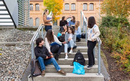 Internationale Austauschstudierende auf dem Campus